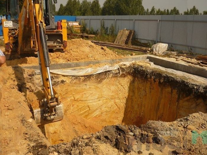 Quy trình đào hố móng trong thi công móng bè