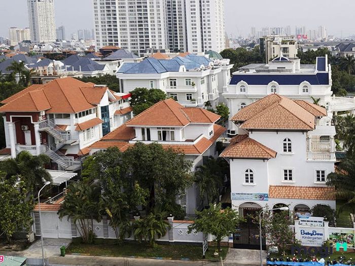 Biệt thự dát vàng của ông Johnathan Hạnh Nguyễn