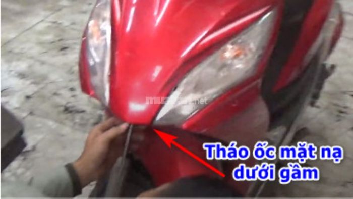II. Hướng dẫn thay bình điện xe Vision nhanh và dễ dàng nhất