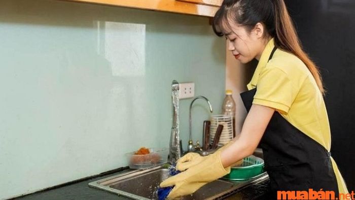 có nên thuê người giúp việc hay không