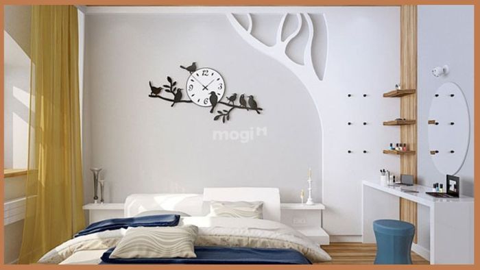 Đồng hồ trang trí giúp căn phòng ngủ thêm phần ấn tượng