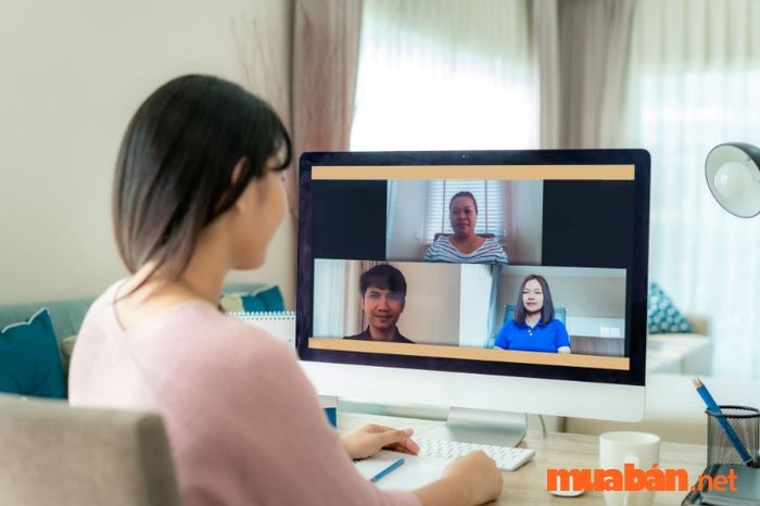 WFH là gì? Những điều cần biết về những ưu và nhược điểm của hình thức làm việc này.