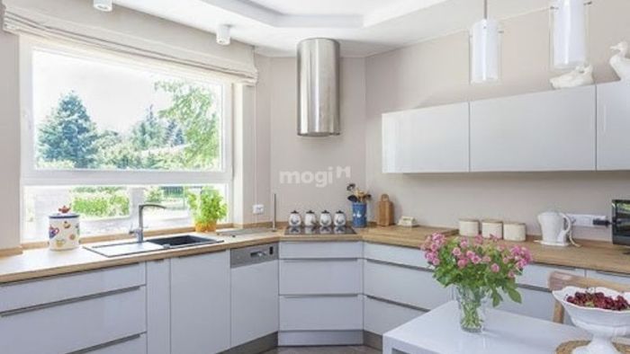 Tránh đặt bếp gần chậu rửa và vòi nước