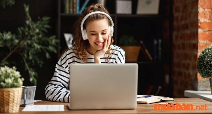 WFH là gì? Những lợi ích và khó khăn cần lưu ý khi áp dụng hình thức làm việc từ xa