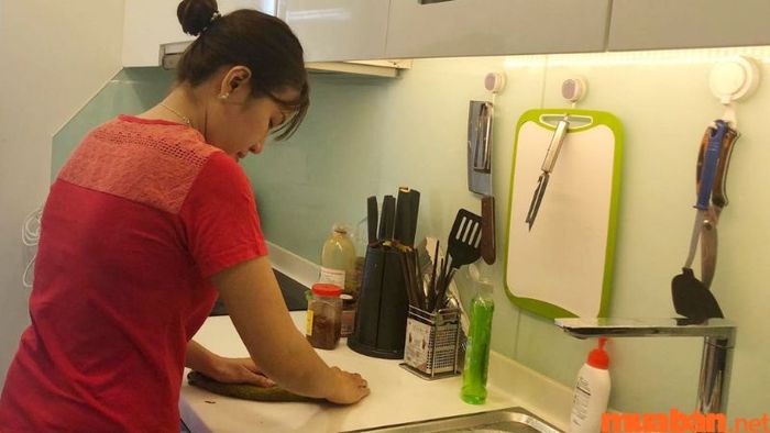 Có nên thuê người giúp việc không?