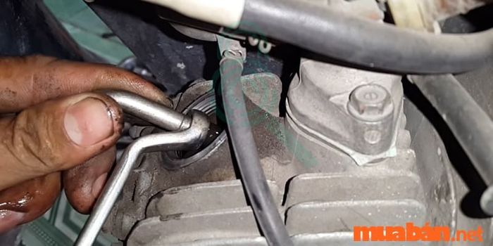 Khi xupap bị hỏng hoặc lệch, động cơ xe sẽ không hoạt động đúng, gây ra tình trạng chết máy khi đang di chuyển.