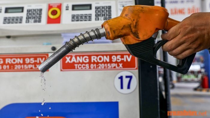 Nguyên nhân gây ra tình trạng xe bị rò rỉ xăng – Dùng xăng kém chất lượng