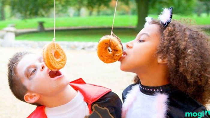 Trò chơi Halloween: Thử Thách Ăn Bánh Donut