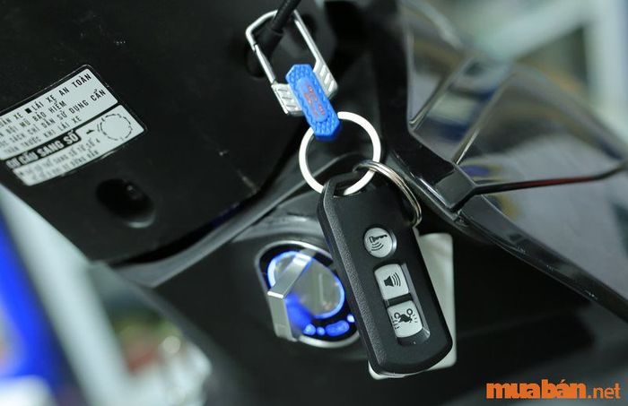 Chìa khóa Smart Key là món phụ kiện không thể thiếu trong việc độ xe Wave, mang đến sự tiện lợi và đẳng cấp cho xe của bạn.