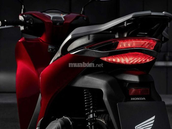 Đuôi xe của SH Việt