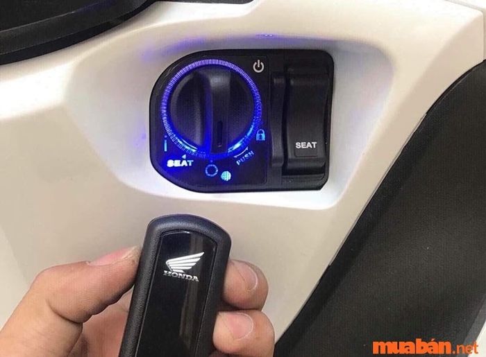 Cách mở khóa xe Lead