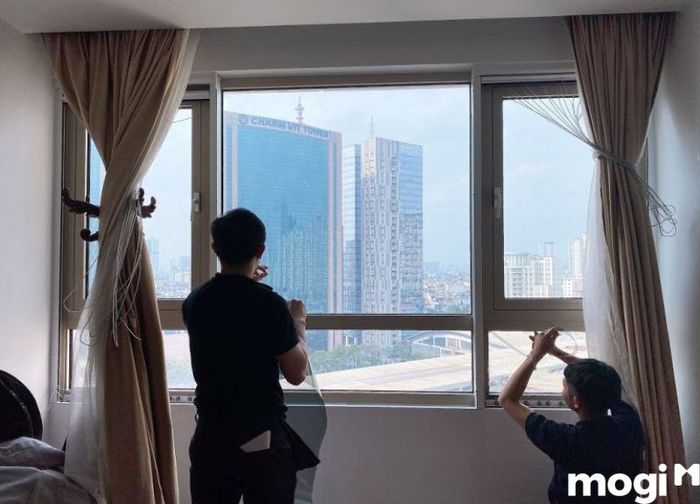 Dán decal cách nhiệt lên kính