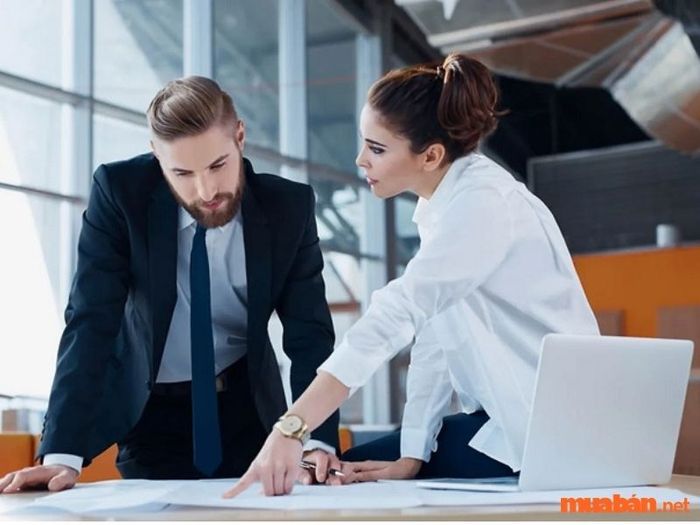 Nhiệm vụ tiếp nhận chỉ thị và hướng dẫn từ cấp trên