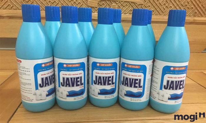 Cách loại bỏ mốc trên quần áo màu với thuốc tẩy