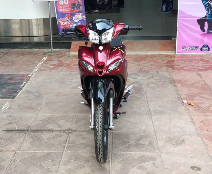 Jupiter FI RC tiếp tục duy trì thiết kế đèn pha đôi với mặt nạ trước cứng cáp và mạnh mẽ, mang đậm phong cách thể thao và rất được lòng giới trẻ.
