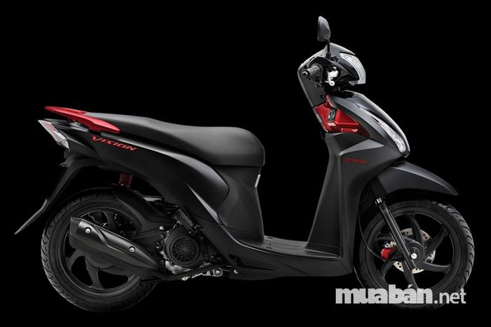 Mặc dù Vision có động cơ hiện đại, nhưng nó vẫn bị đánh giá yếu hơn so với các mẫu xe như Yamaha. Động cơ của xe khá cứng và thô, tạo cảm giác không mượt mà khi tăng tốc, điều này đôi khi gây khó khăn cho người lái và khiến tay lái bị mỏi.