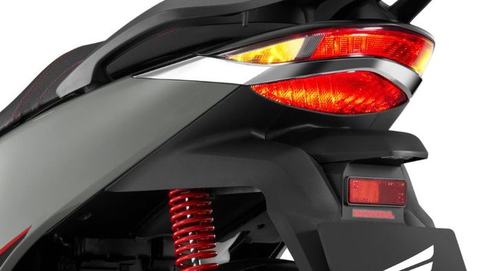 Cụm đèn hậu và thiết kế đuôi xe tinh tế của SH125i