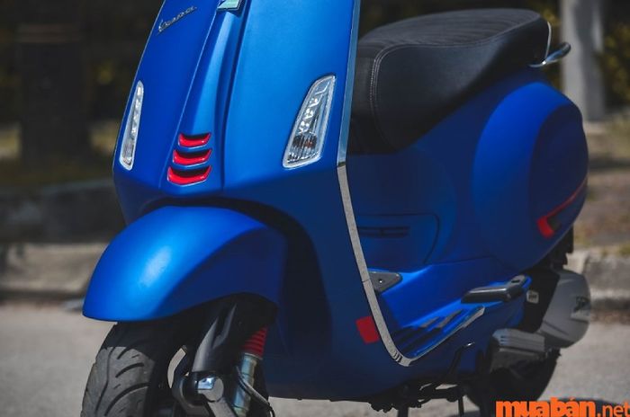 Đánh giá xe Vespa Sprint 2023