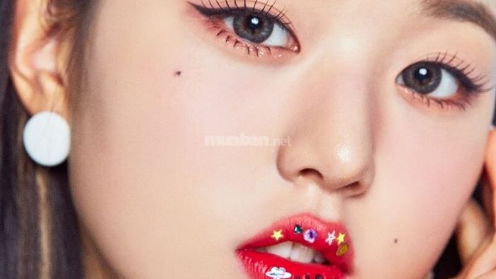 Nốt ruồi dưới rãnh cười là gì?