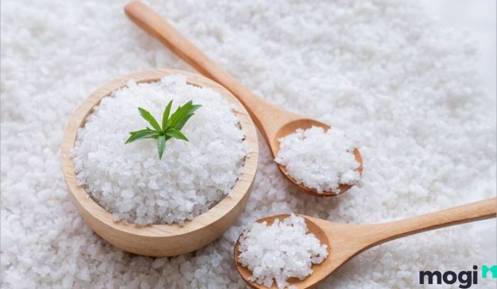 Trước khi thực hiện phương pháp xả xui bằng muối, bạn cần tìm hiểu kỹ lưỡng thông tin để đảm bảo đúng cách.