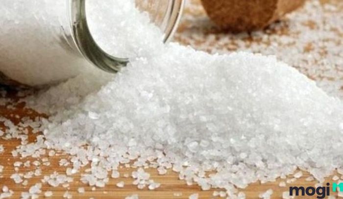 Phương pháp xả xui bằng ném muối qua vai là một quan niệm dân gian, nhưng không có chứng cứ khoa học xác thực hỗ trợ.