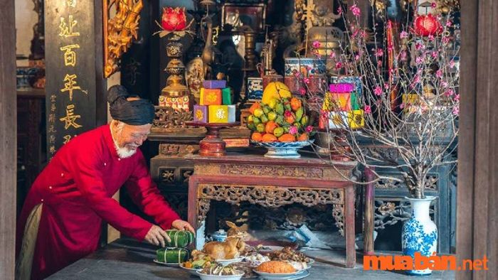 Giấc mơ thấy mình dọn dẹp bàn thờ có thể báo hiệu sự chuẩn bị cho một giai đoạn mới trong cuộc sống của bạn, với sự thay đổi tích cực trong công việc và tình cảm.