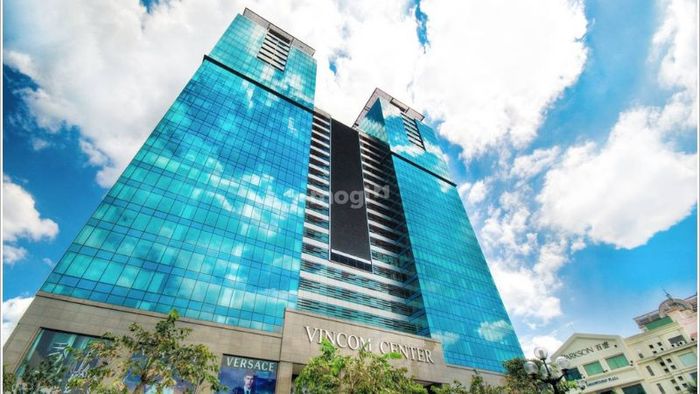 Vincom Center Đồng Khởi là điểm đến lý tưởng cho những ai yêu thích mua sắm và giải trí – Nguồn: Internet