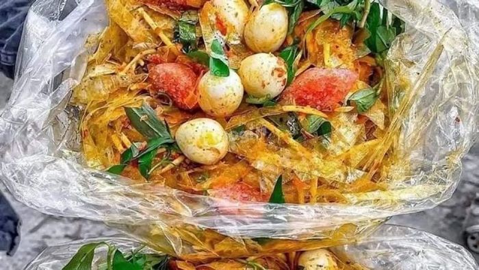 Món ăn vặt quanh Hồ Con Rùa