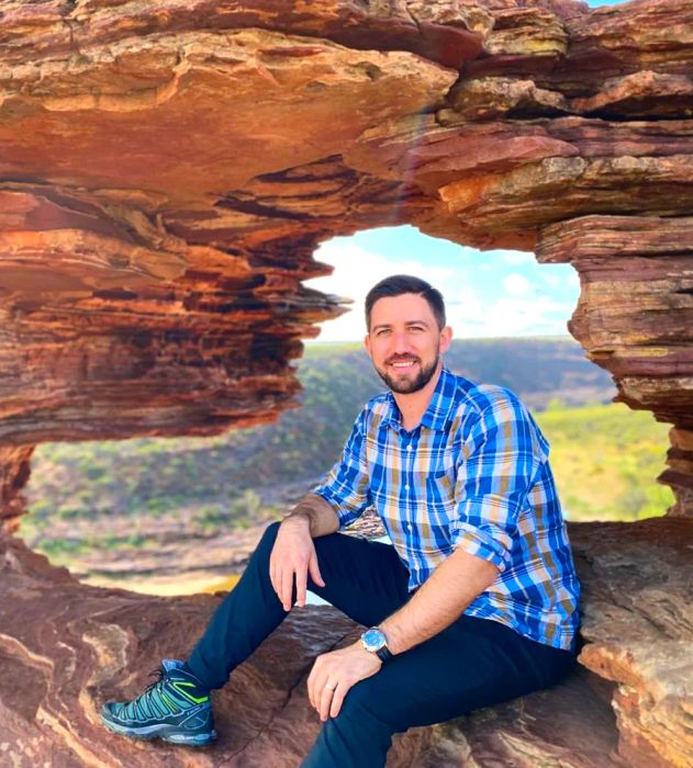 On March 18, geologist and author Lance Karlson was attacked by an octopus in Geographe Bay, Western Australia.