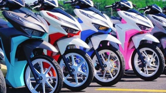 Xe Vario độ đa màu sắc, mang lại vẻ ngoài nổi bật và độc đáo.