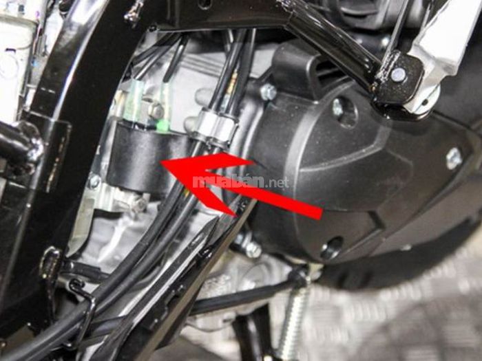 Xe Air Blade không nổ máy vì bugi hỏng
