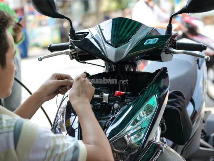 Những cách đề xe Air Blade chuẩn, đúng cách