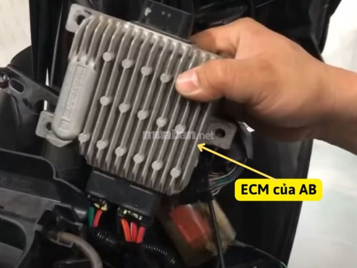 Bộ IC-ECM hỏng hoặc dây điện bị đứt