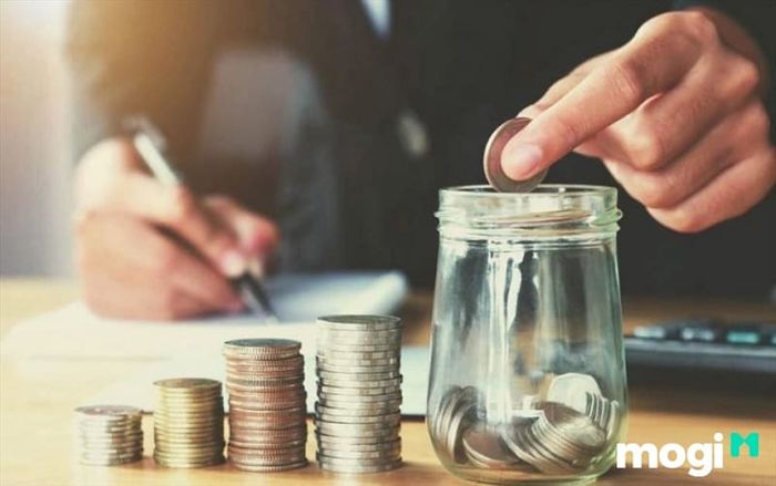 Sao Lưu Niên Văn Tinh tại cung Tài Bạch giúp chủ mệnh kiếm tiền thông qua những gì học được, đặc biệt là nhờ vào các bằng cấp và chứng chỉ có giá trị.