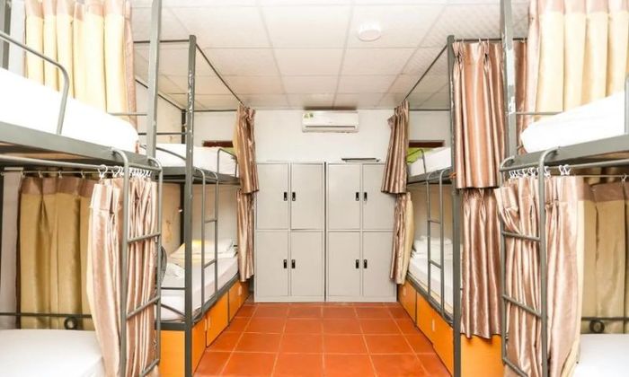 Phòng dorm là sự lựa chọn tiết kiệm và tiện lợi cho khách du lịch.
