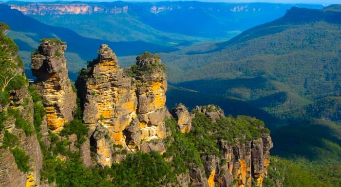 The Three Sisters rock formation is located near the town of Katoomba.