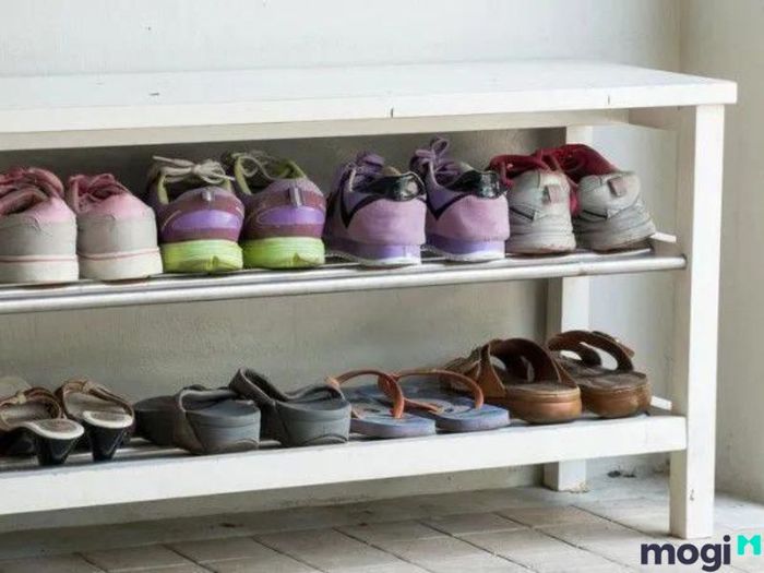 Lối đi từ cổng vào nhà