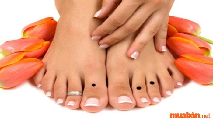 Nốt ruồi mọc ở các ngón chân khác