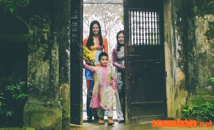 Những tuổi hợp xông nhà với Đinh Mão 1987 thuộc vào bộ Tam Hợp gồm Tuất, Hợi, Mùi, như Kỷ Hợi, Đinh Hợi, Tân Mùi... giúp gia đình gặp may mắn đầu năm.
