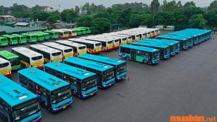 Di chuyển bằng xe khách đến Hà Nội