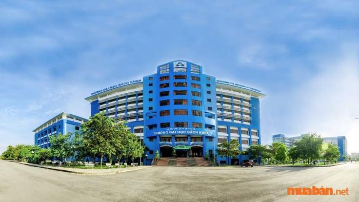 Trường sở hữu một đội ngũ giảng viên giàu kinh nghiệm và chuyên môn sâu, điều này giúp khoa Kỹ thuật Xây dựng triển khai nhiều đề tài nghiên cứu khoa học, đồng thời giành được nhiều giải thưởng cao quý trong và ngoài nước.