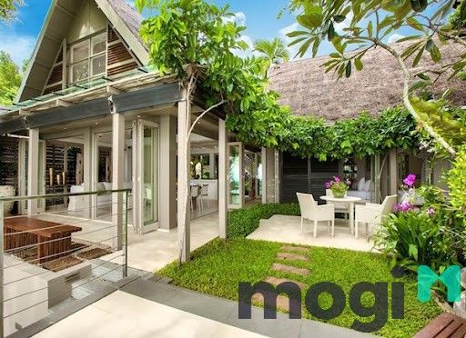 Sân vườn đẹp kết hợp với nhà kính cấp 4