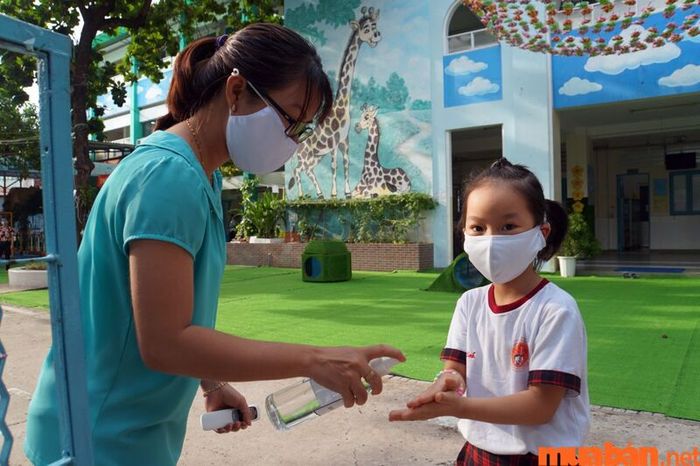 Xây dựng và vận hành các cơ sở giáo dục chuyên nghiệp