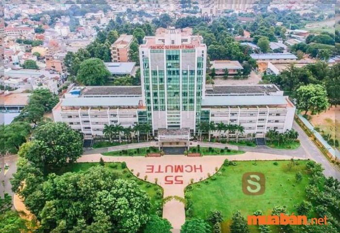 Với hơn 54 năm xây dựng và phát triển, Trường Đại học Sư phạm Kỹ thuật Thành phố Hồ Chí Minh tự hào là cơ sở đào tạo duy nhất ở Việt Nam chuyên về ngành kỹ thuật Công nghiệp “Tự động hóa chuỗi cung ứng”. Đây cũng là nơi đào tạo ngành Kỹ thuật Công nghiệp có hai Anh hùng Lao động thời kỳ đổi mới, điều chưa trường nào ở Việt Nam làm được.