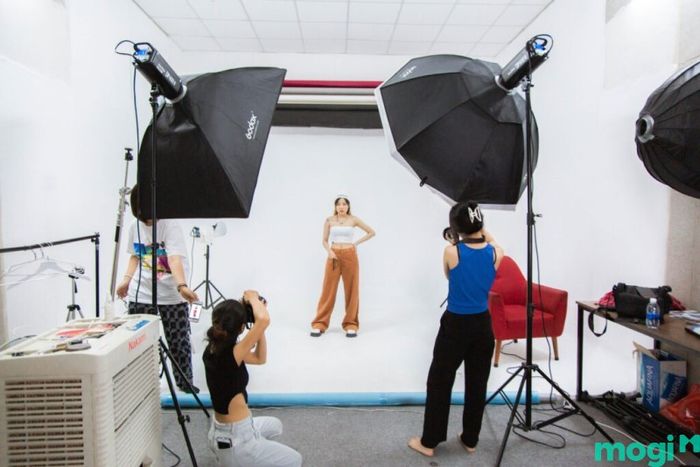 Có 1 tỷ và đang tìm kiếm cơ hội đầu tư? Hãy thử mở một studio nhiếp ảnh chuyên chụp ảnh cưới, kỷ niệm hay ảnh lưu giữ.