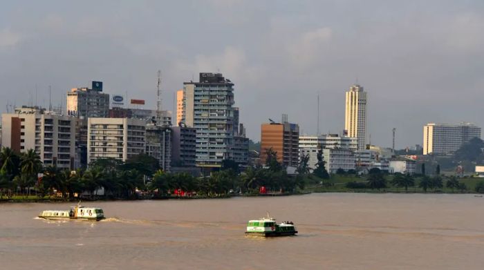 Plateau, Abidjan’s bustling business district, is renowned for its striking architecture, making it a top reason to visit.