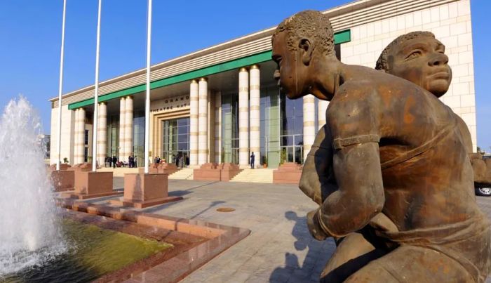 Major music events are held at Dakar’s Grand Théâtre National.