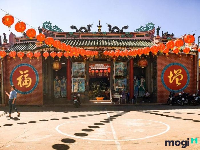Chụp ảnh tại khu du lịch Bửu Long