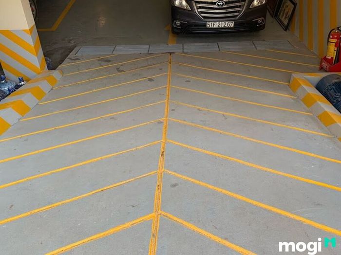 Thiết kế dốc cho xe ô tô vào nhà dễ dàng và tiện lợi