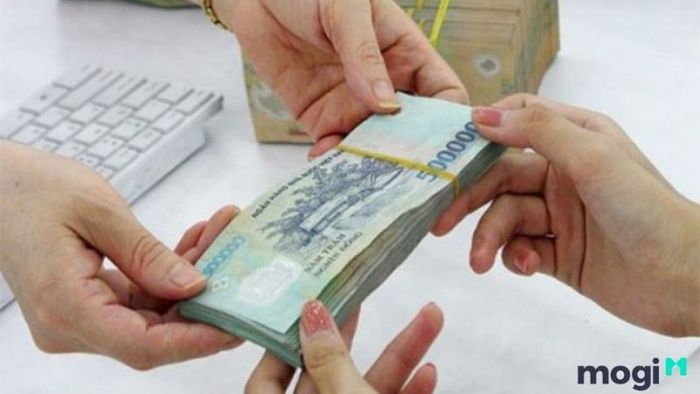 Các yếu tố quyết định hạn mức vay thế chấp bao gồm giá trị tài sản thế chấp, thu nhập, lịch sử tín dụng và các yếu tố khác từ ngân hàng.
